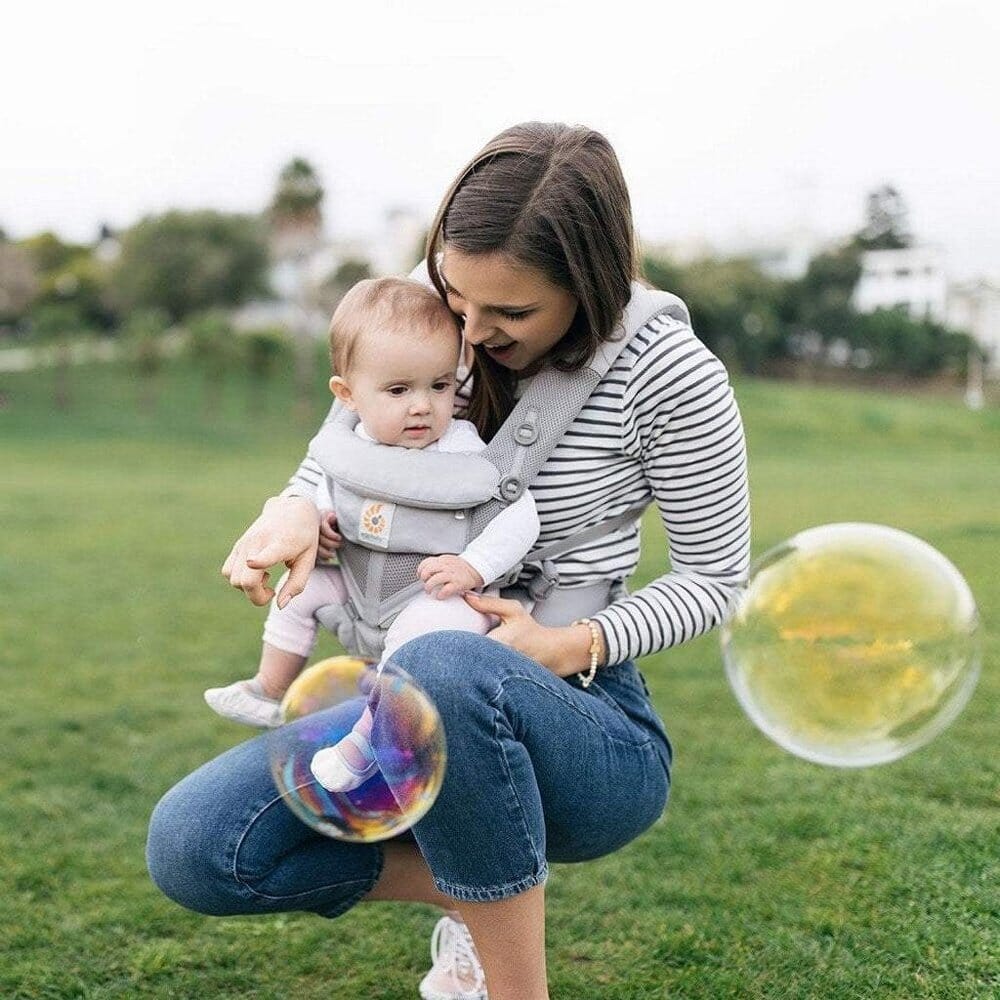 Porte Bébé - BreathBabyBag™ - Gris - Petit Promeneur